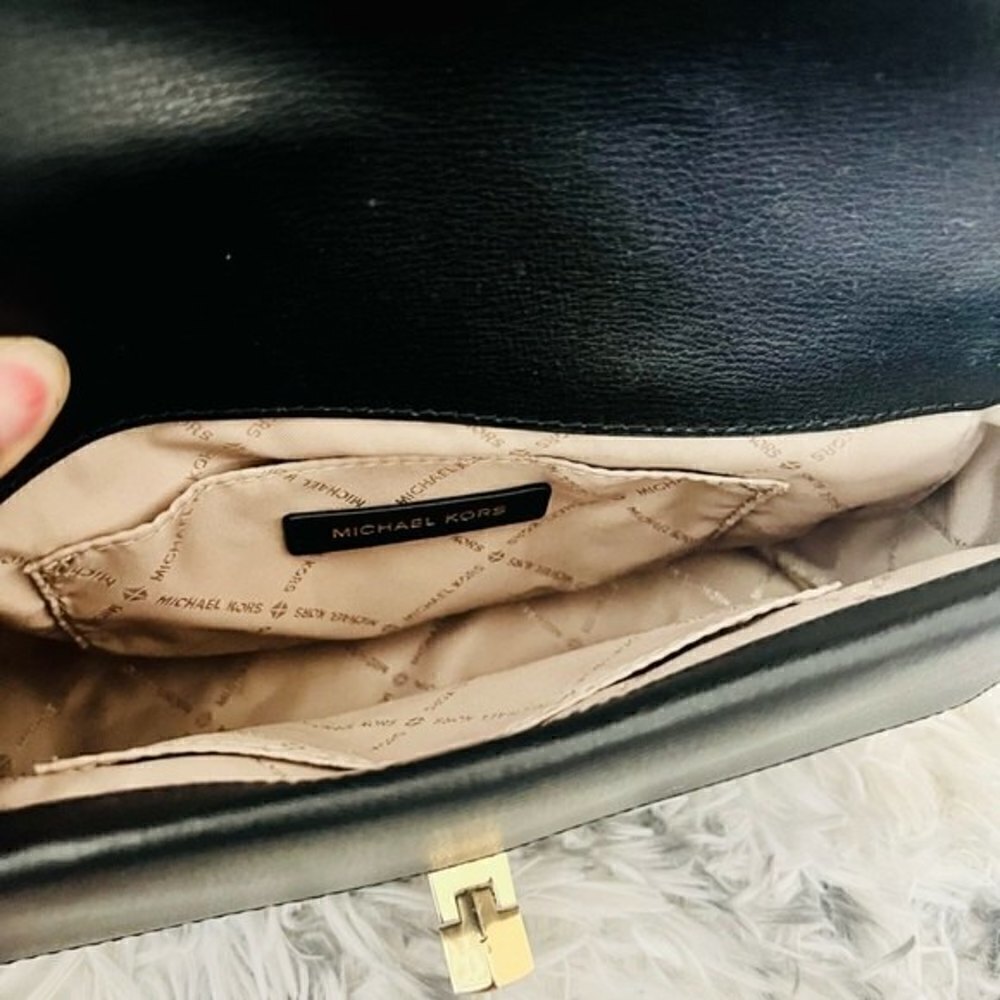 𝅺michael Kors tote/crossbody - Picture 3 of 3